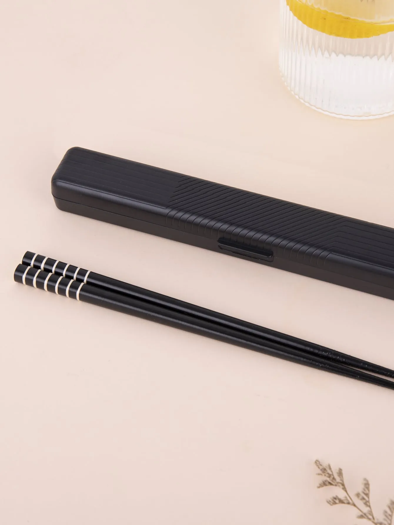 1pair Chopstick & 1pc Box