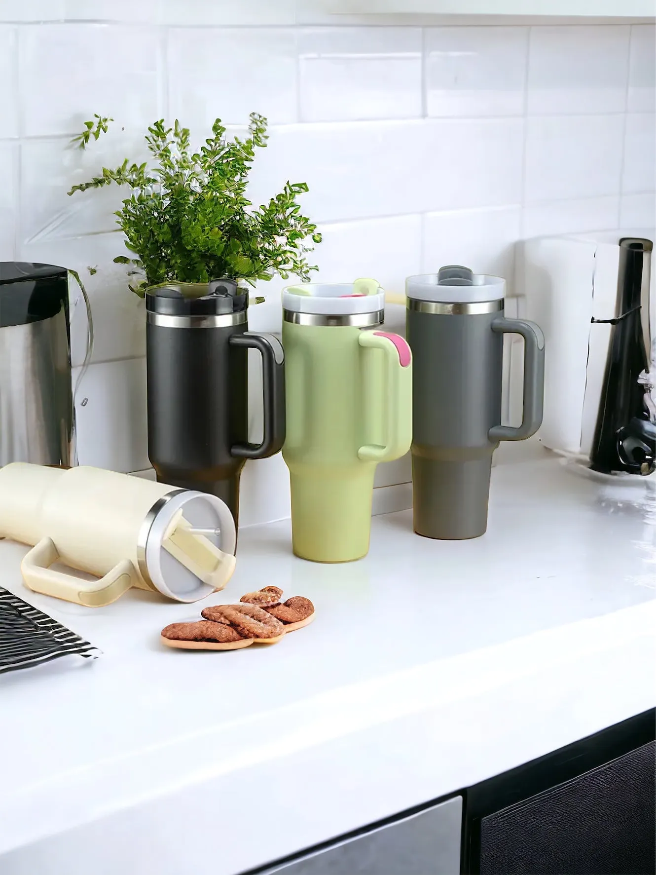 Adventure Quencher Vacuum Travel Tumbler Mug - Sage Green