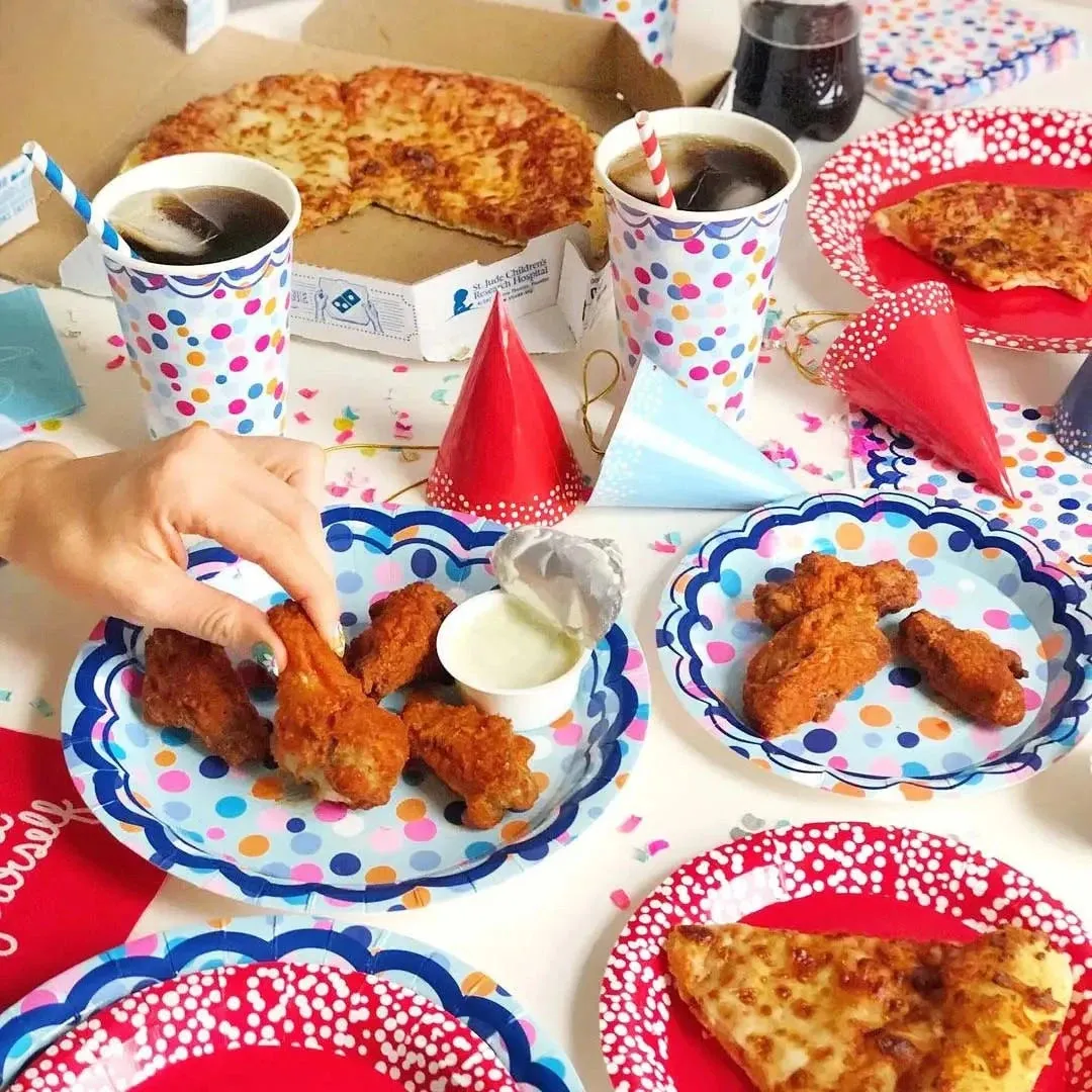 DINNER PLATE - THROW CONFETTI