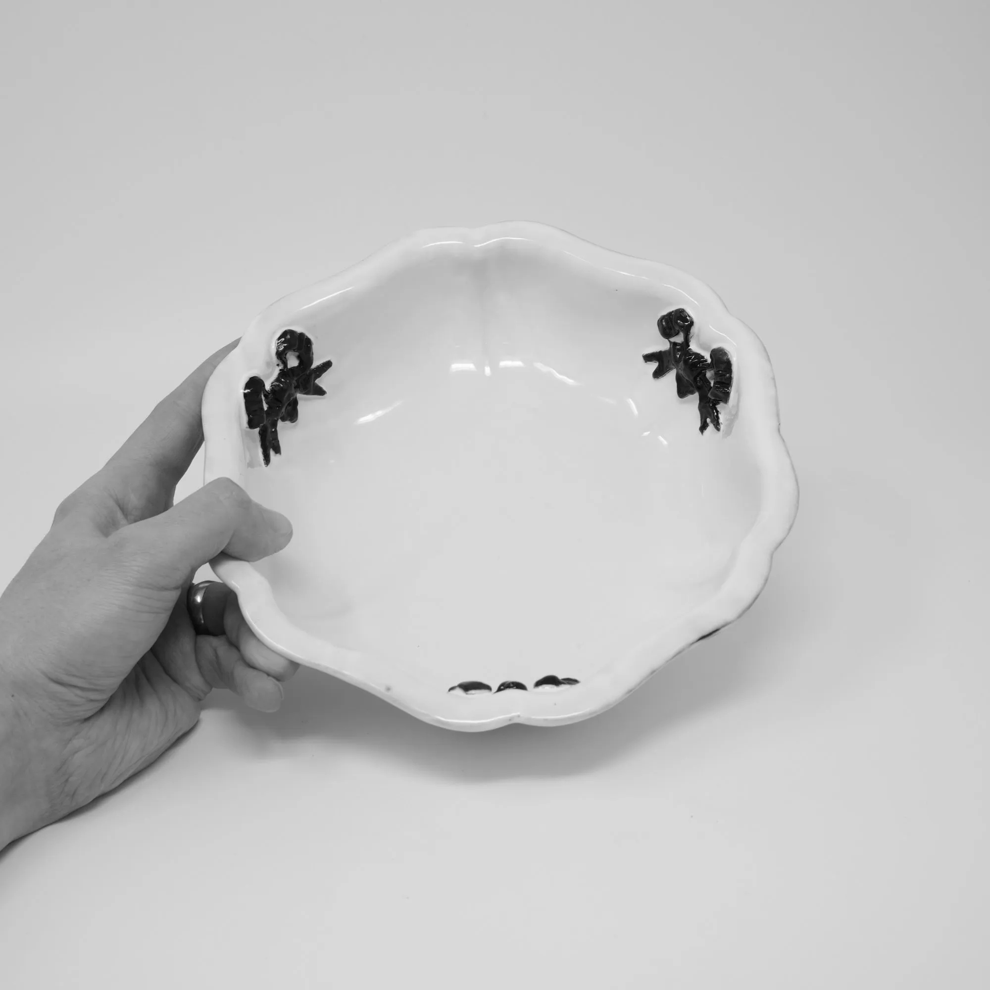 Marie-Antoinette ribbon salad bowl