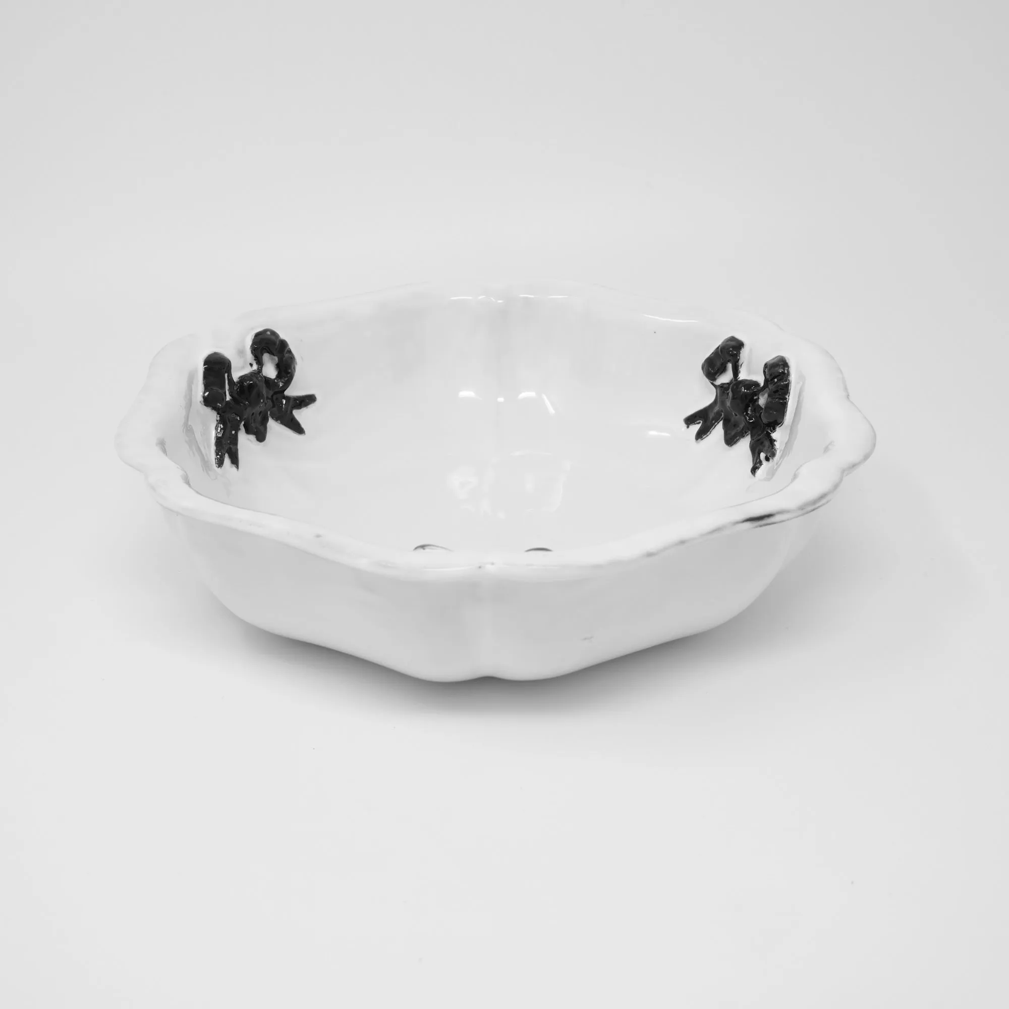 Marie-Antoinette ribbon salad bowl